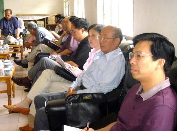 校科协、社科联召开常委、分会主席工作会议。