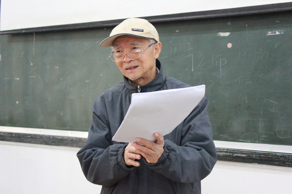 向健亨副教授生动讲课