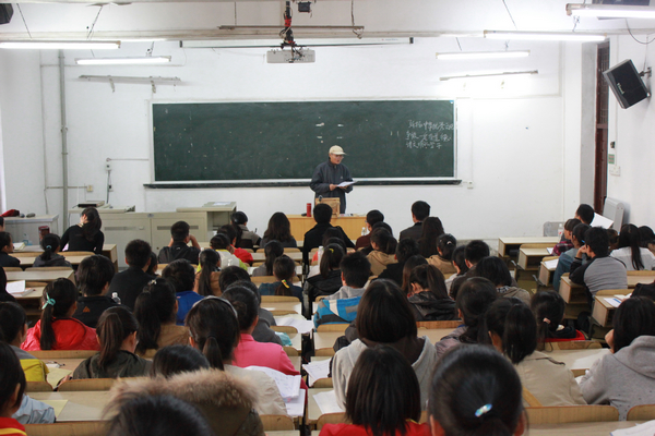 课堂现场（大学生通讯社 邹添龙 摄）