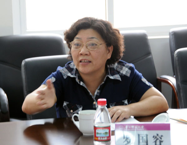 广西医科大学党委副书记罗国容在会上发言。