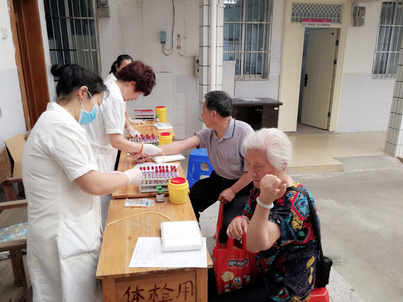 抽血现场.jpg