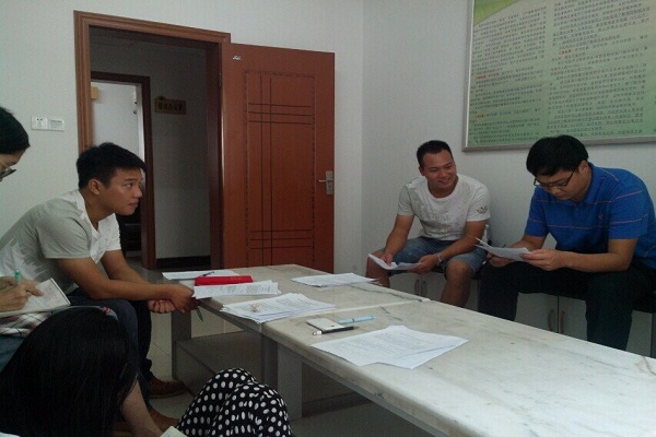 调研小组与桂林医学院附属医院投诉管理科负责人访谈