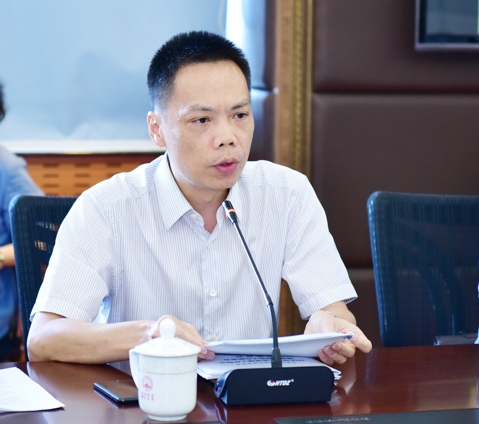 校党委常委、组织部部长林国庆传达了全区组织工作会议精神9.jpg