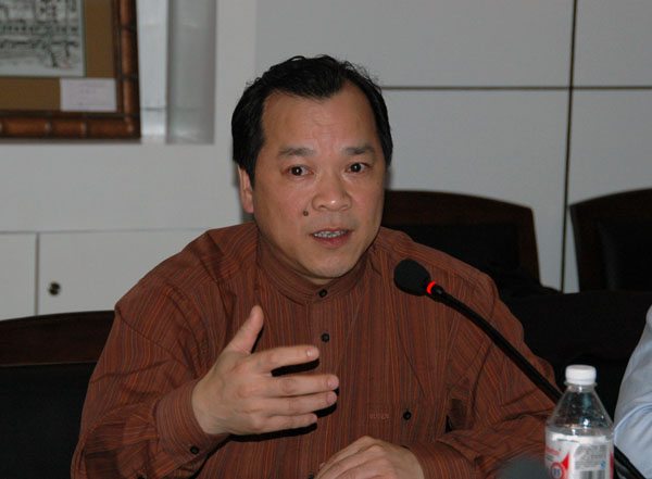 我校白晓军副校长在会上讲话。