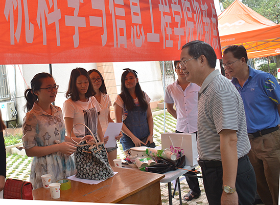 校党委副书记唐仁郭在育才校区检                    </div></div></article>
                    </div>
                    <div id=