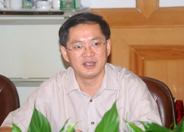 校党委副书记唐仁郭在会上汇报我校学习实                    </div></div> </div>
          
        </div>
      </div>
      <div class=