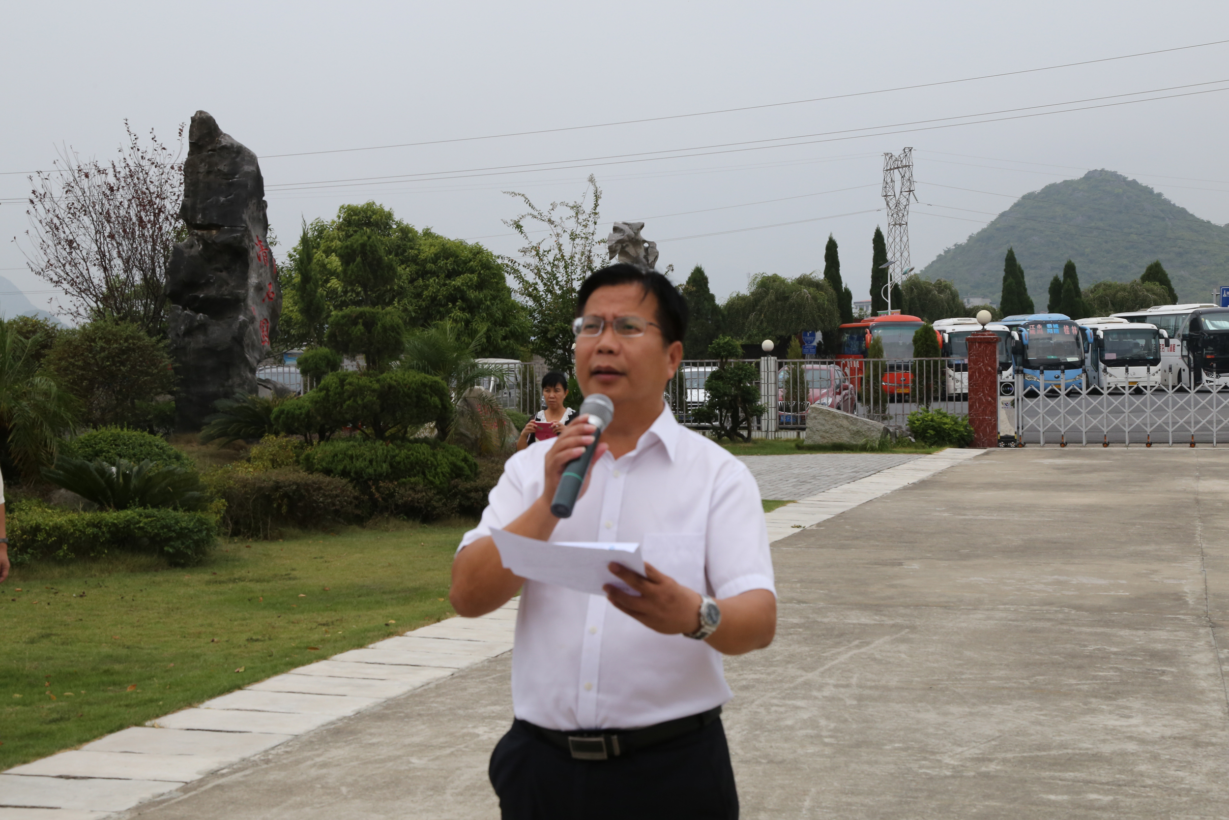 覃卫国副校长讲话.jpg