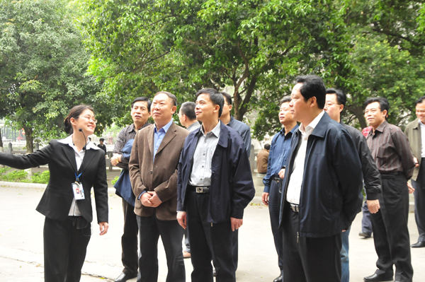 陈述贤组长一行参观考察王城校区