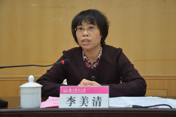 李美清发表讲话（大学生通讯社 张钰千 摄）