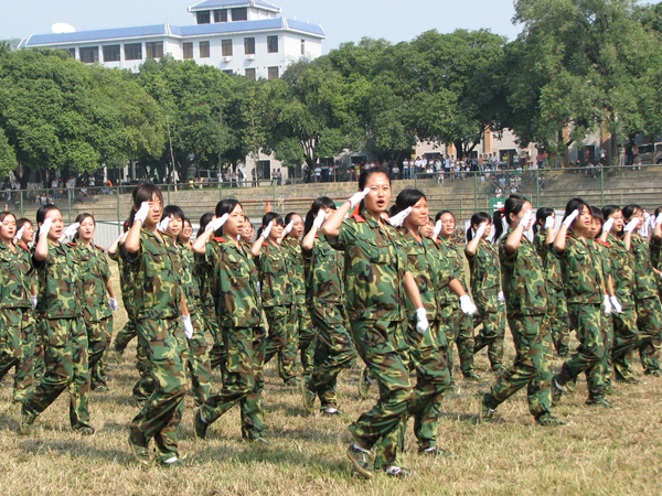 女兵方块队 </div></div> </div>
</div>
</div>
<div class=