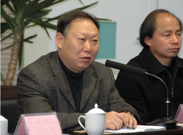 出版社编审委员会副主任委员刘健斌副校长主持会议。