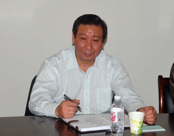 陈洪江副校长在历史文化与旅游学院听取学院汇报