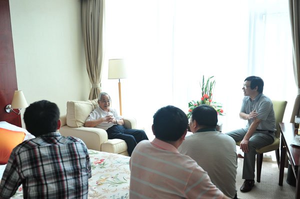 李传起副校长与孙汉董院士座谈