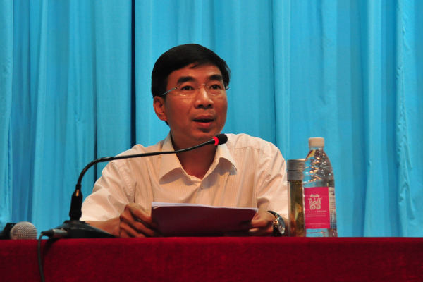 校长梁宏讲话（大学生通讯社 杨舒剑摄）