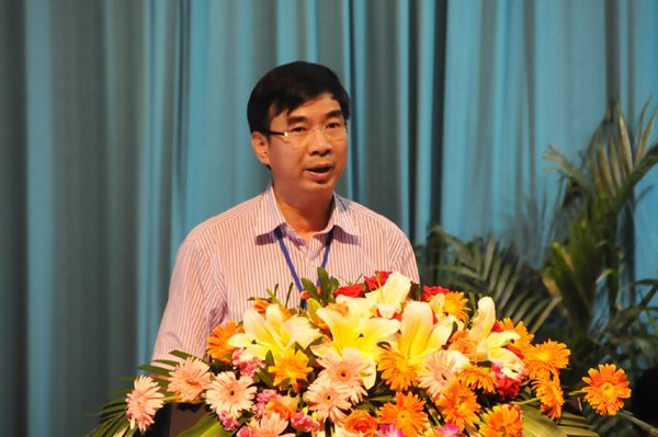 校长梁宏讲话