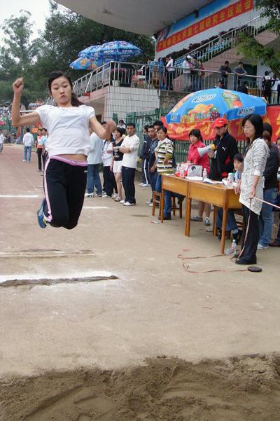 比赛精彩场面。