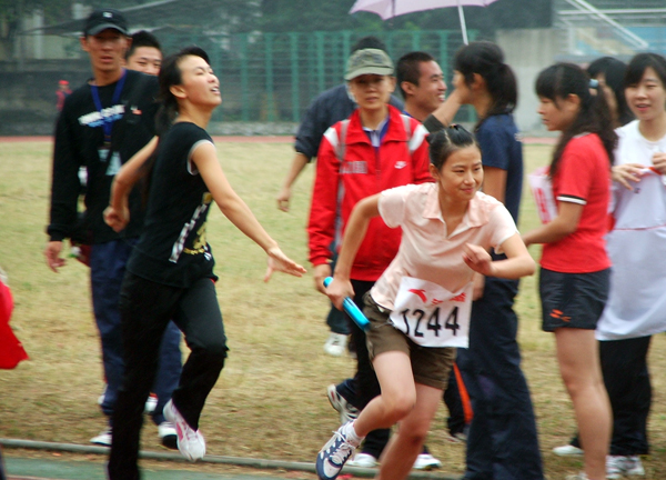 比赛精彩场面。