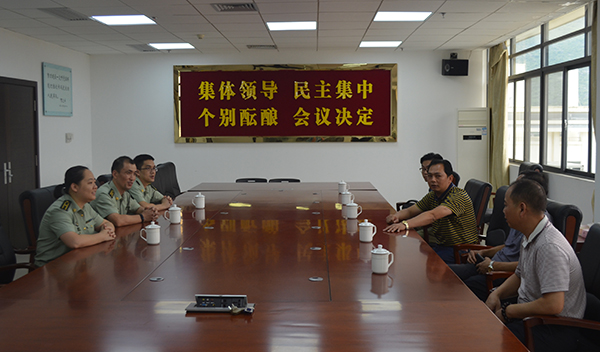 与武警桂林消防支队领导座谈