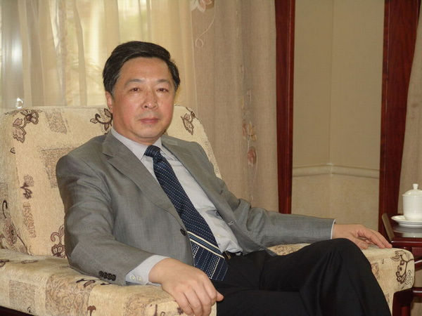 何亮亮先生(校出版社 供图)