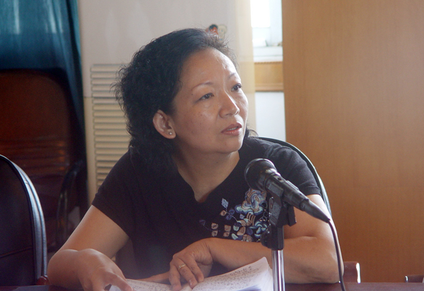 校党委书记王枬讲话。