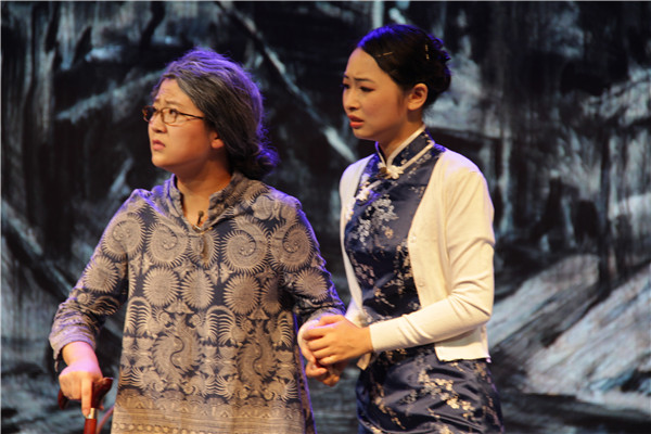 演员们用情的表演