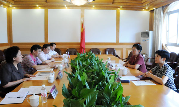 自治区党委巡视组到我校调研。