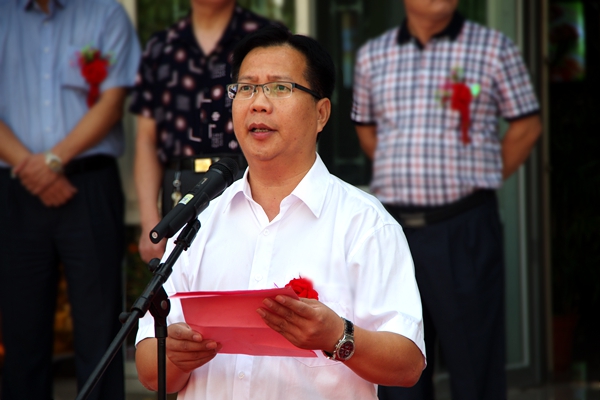 覃卫国副校长致辞