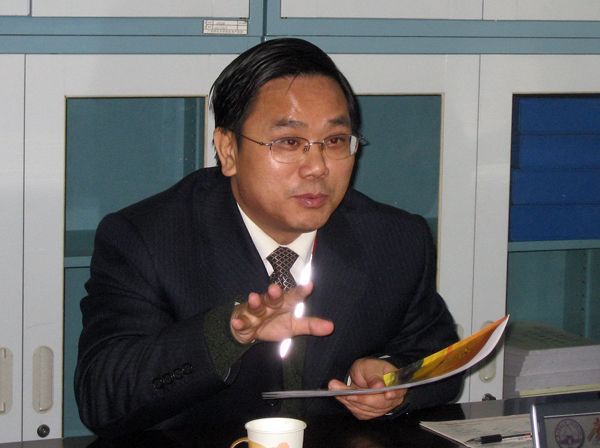 陈时见教授走访教务处并作讲话。