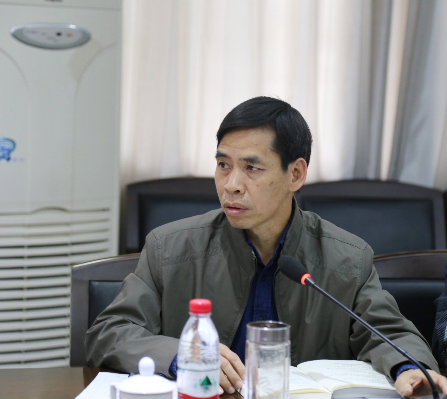 组织部部长梁启谈发言.jpg