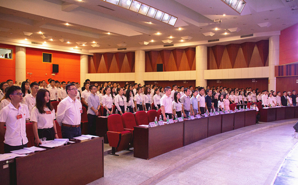 全体参会人员共唱国歌_副本.jpg
