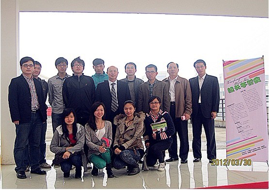 蔡昌卓副校长和雁山校区全体与会人员合影