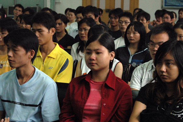 王冠川先生的讲话真挚感人，令在座同学无不动容。