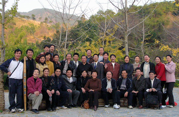 政管学院工会成员合影。