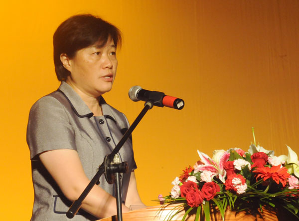 活动组委会主任、自治区教育厅副厅长杨伟嘉在开幕式上致辞。